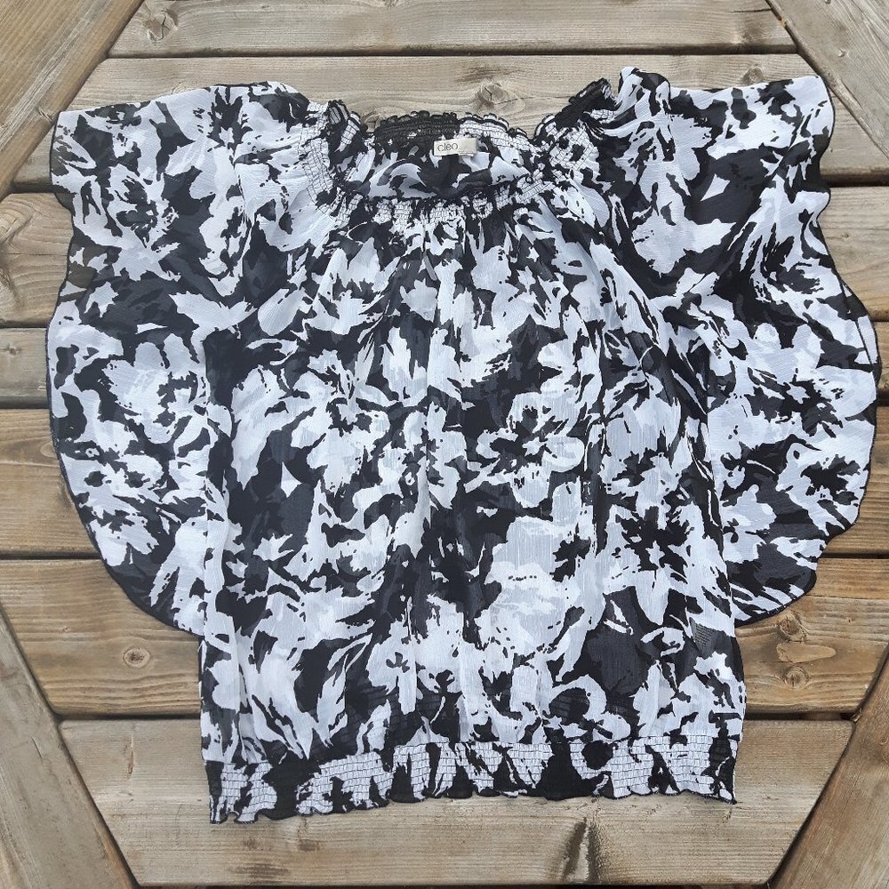 CLEO ruffle blouse round neck XL